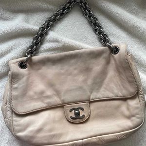 Classic bag with flap